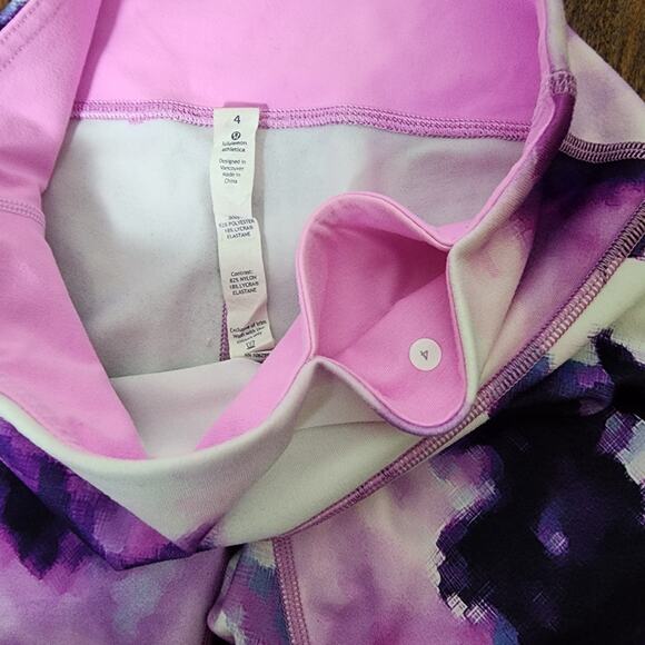 Lululemon Wunder Under Crop III in Blooming Pixie Multi, Size 4 Style # W6H08S - Picture 9 of 11